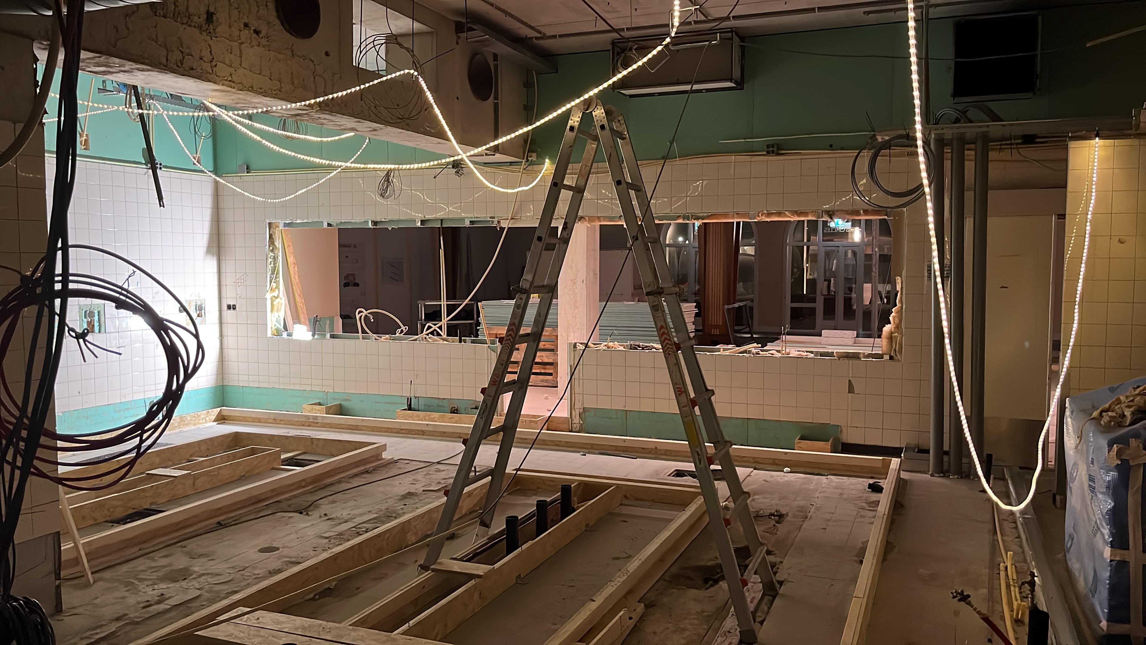 Hotel LED & DALI System Installation - 1 / 4